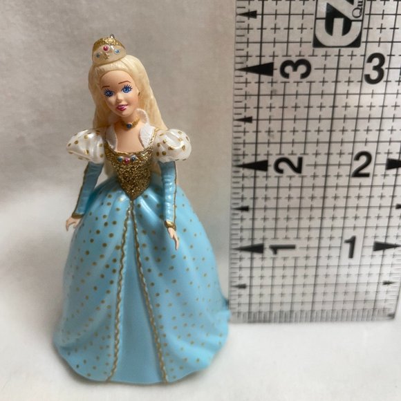 Barbie Hallmark Ornaments - Set of 3. - Picture 9 of 14